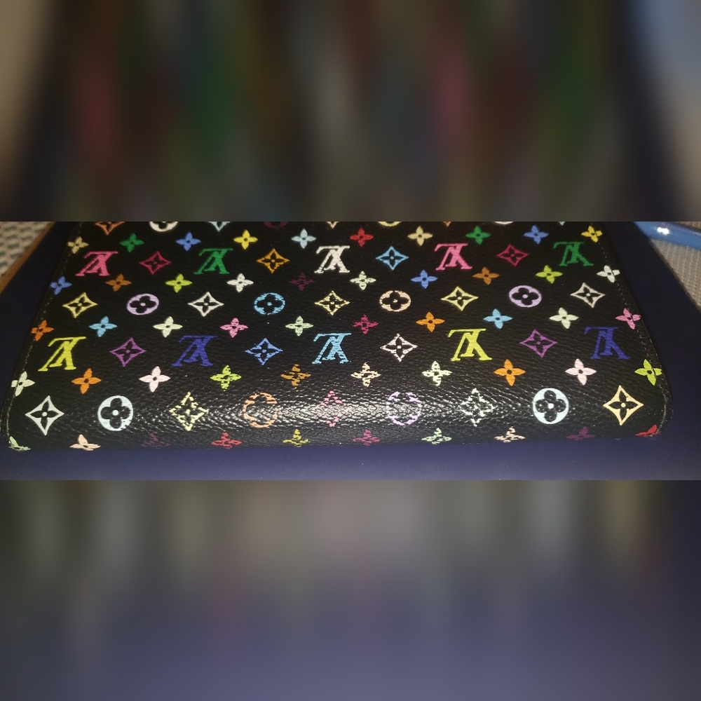 Louis Vuitton Murakami Sarah Wallet- Vintage & Authentic - Picture 7 of 14